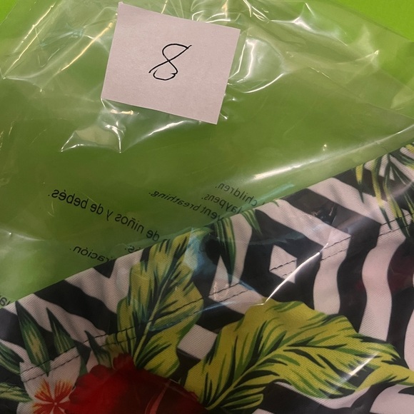 High Waisted Tropical Floral Bikini Bottoms size Medium. - Picture 9 of 9